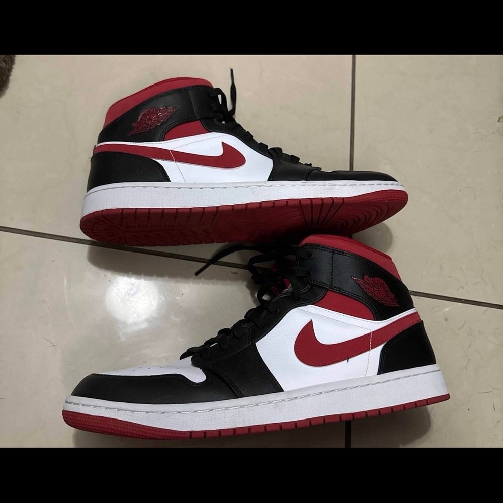Nike Air Jordan 1 Black and Red High-Tops size 14